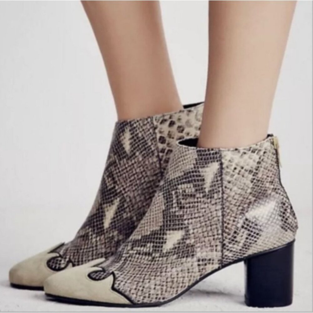 FREE PEOPLE Adele Snakeskin Ankle Boots 39 8.5 Block Heel Flame Suede Leather
